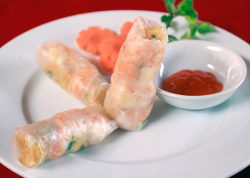 Learn the art of crafting authentic Da Nang spring rolls, discover traditional ingredients, dipping sauces, and experience Vietnamese cooking culture through hands-on cooking classes.