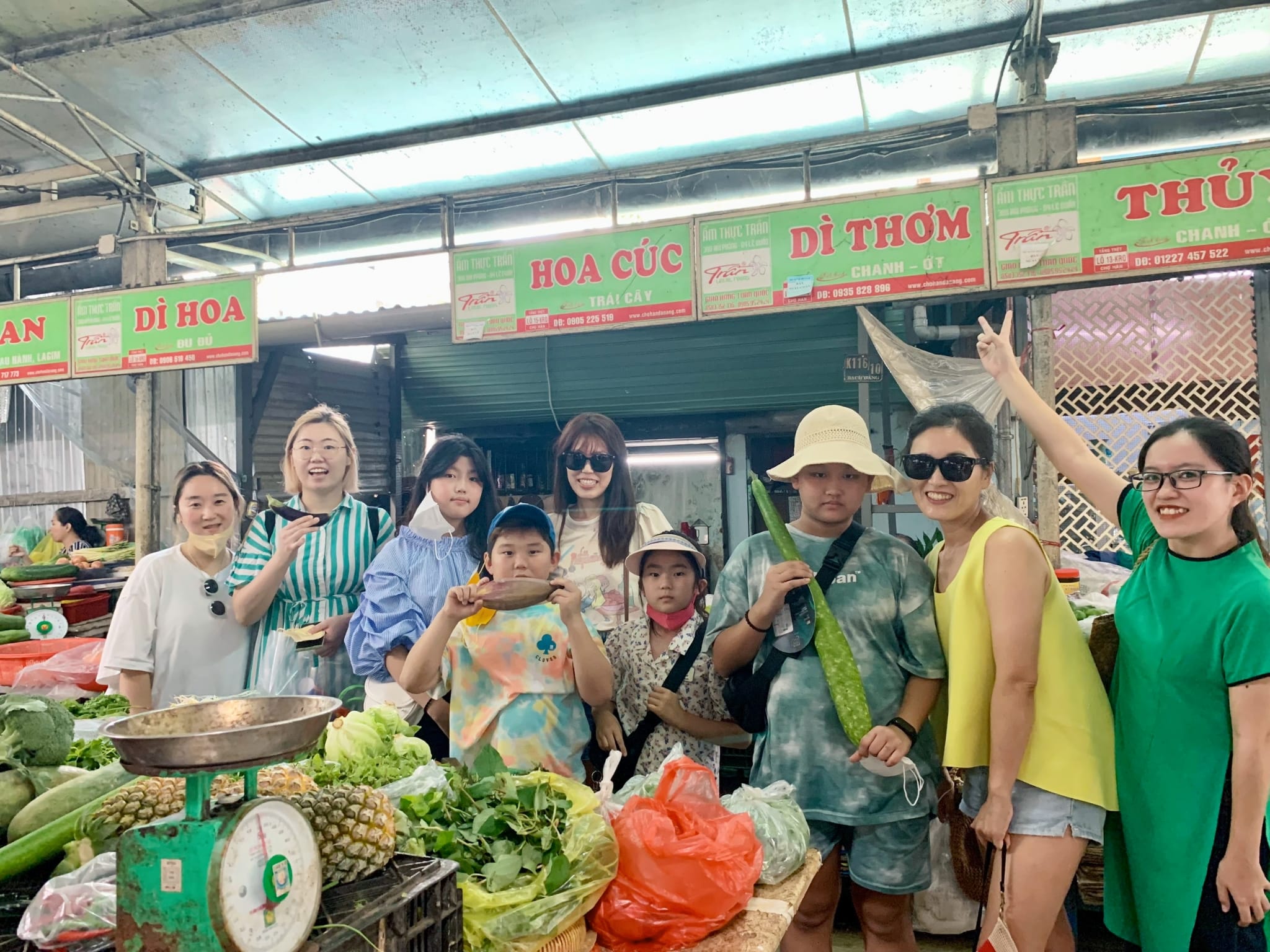 Discover Da Nang market