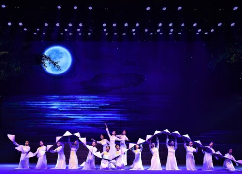 Charming Show Da Nang