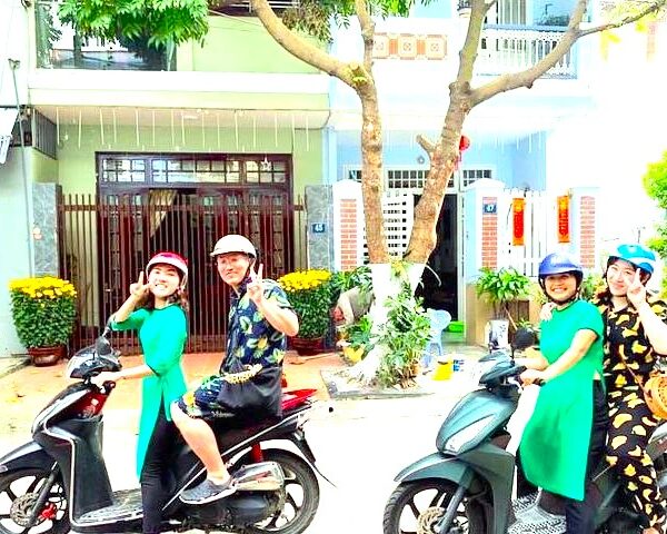 da-nang-food-tour-motorbike